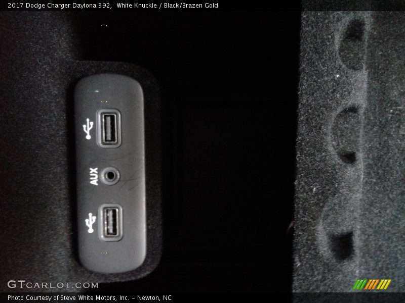 White Knuckle / Black/Brazen Gold 2017 Dodge Charger Daytona 392