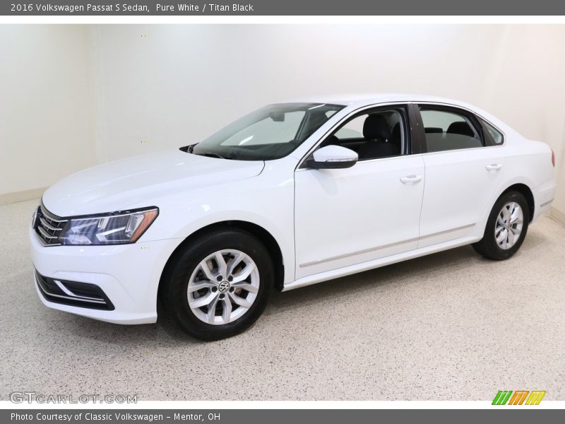 Pure White / Titan Black 2016 Volkswagen Passat S Sedan