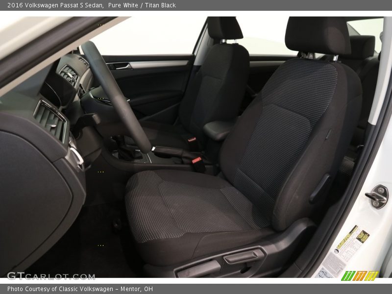 Pure White / Titan Black 2016 Volkswagen Passat S Sedan