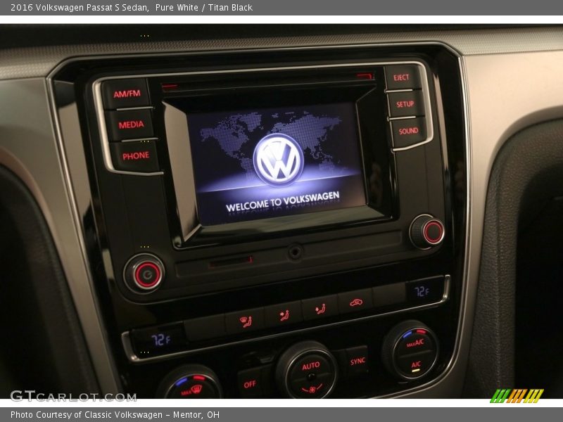 Pure White / Titan Black 2016 Volkswagen Passat S Sedan