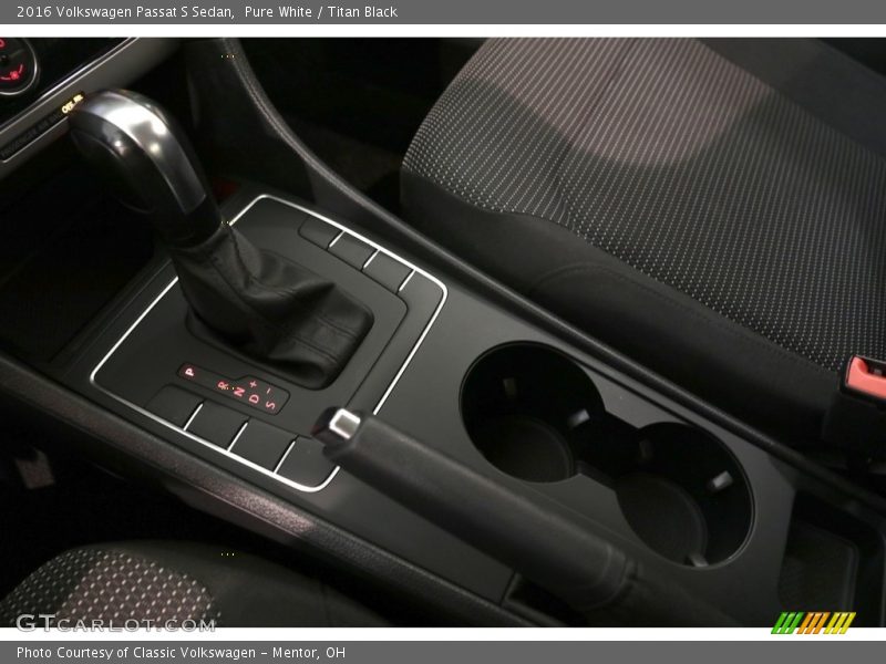 Pure White / Titan Black 2016 Volkswagen Passat S Sedan