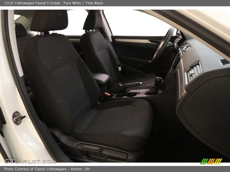 Pure White / Titan Black 2016 Volkswagen Passat S Sedan