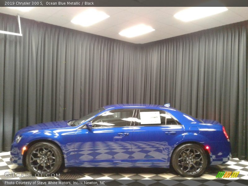 Ocean Blue Metallic / Black 2019 Chrysler 300 S