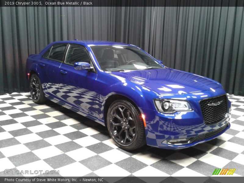 Ocean Blue Metallic / Black 2019 Chrysler 300 S