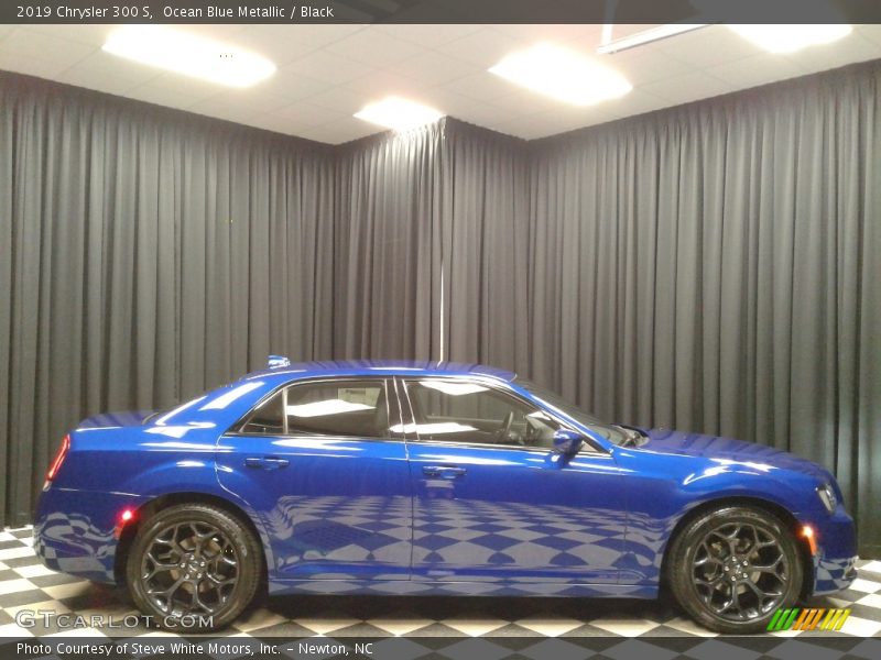 Ocean Blue Metallic / Black 2019 Chrysler 300 S