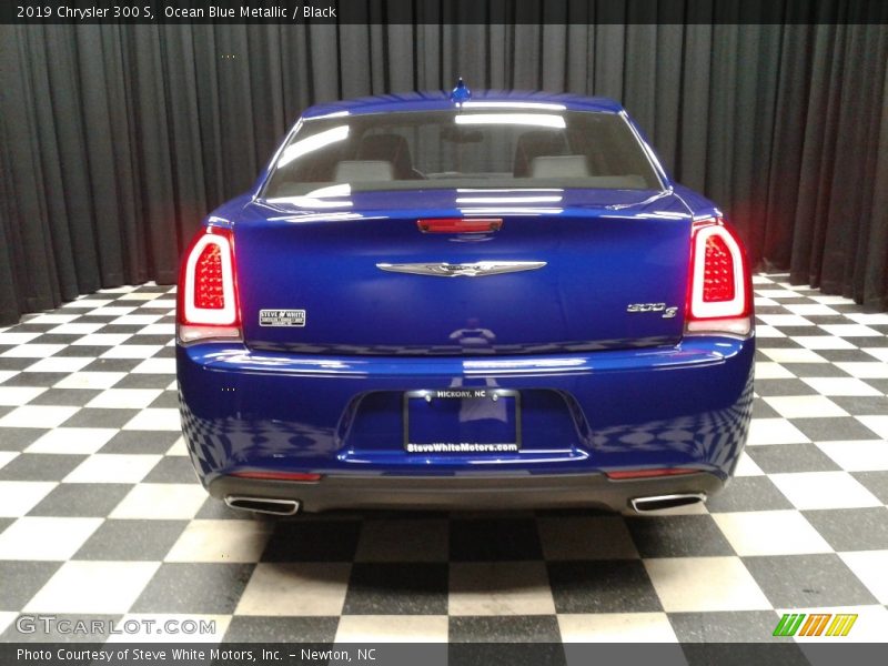 Ocean Blue Metallic / Black 2019 Chrysler 300 S