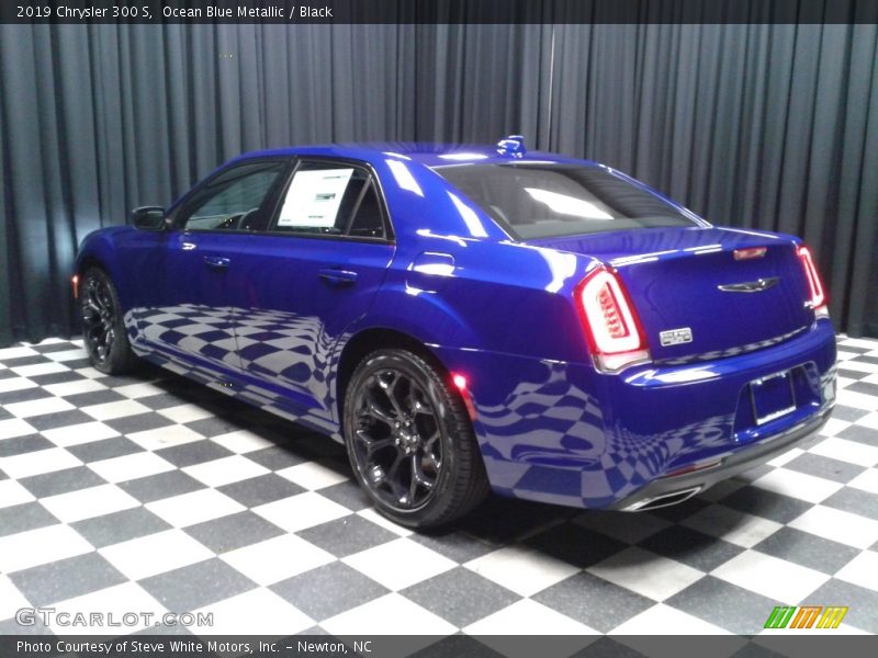 Ocean Blue Metallic / Black 2019 Chrysler 300 S