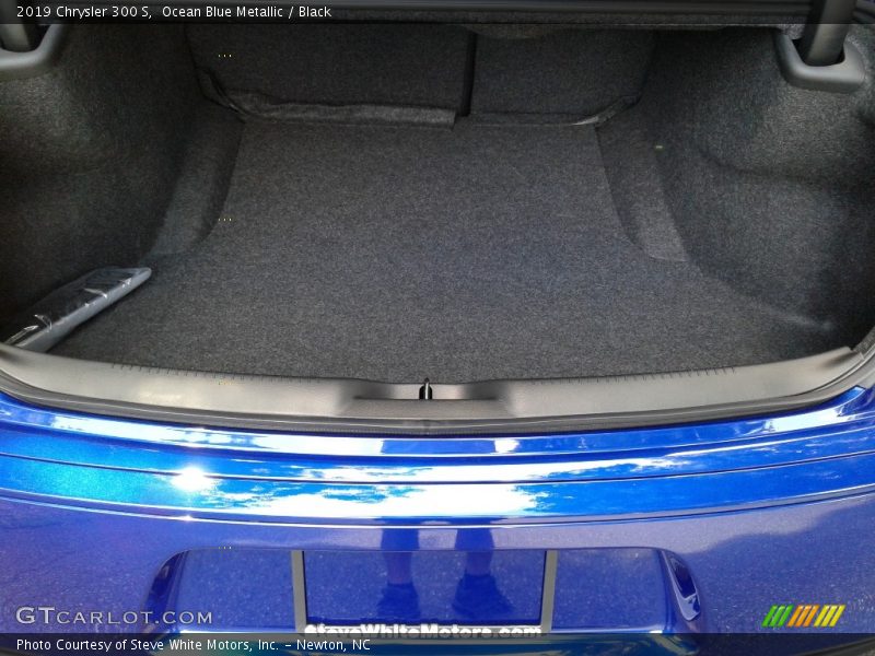 Ocean Blue Metallic / Black 2019 Chrysler 300 S