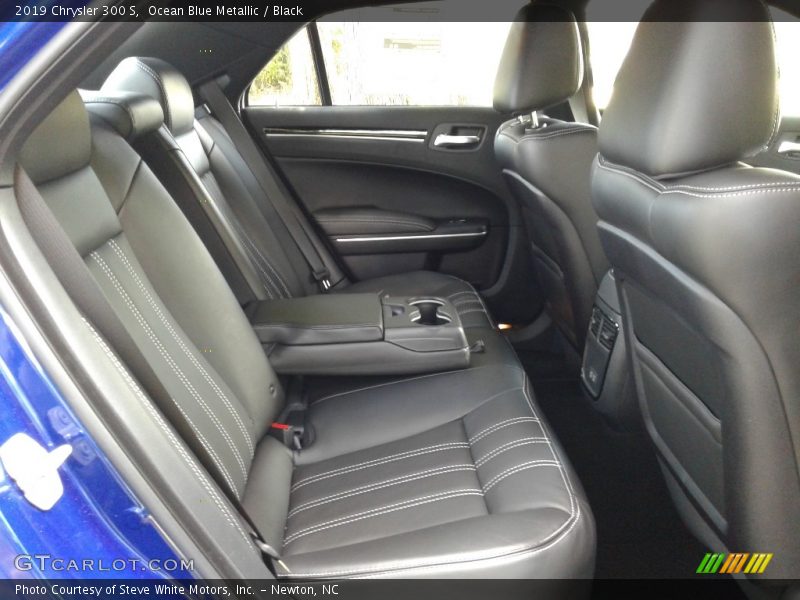 Ocean Blue Metallic / Black 2019 Chrysler 300 S