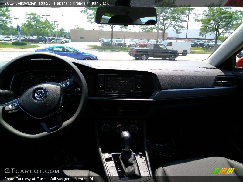 Habanero Orange / Titan Black 2019 Volkswagen Jetta SE
