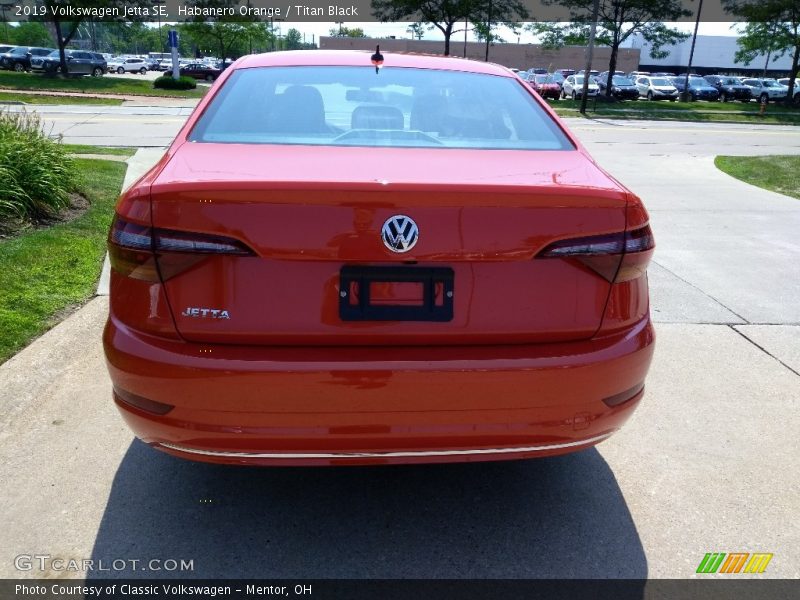 Habanero Orange / Titan Black 2019 Volkswagen Jetta SE