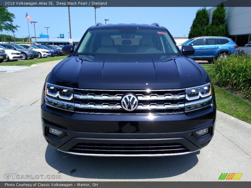 Deep Black Pearl / Shetland 2019 Volkswagen Atlas SE