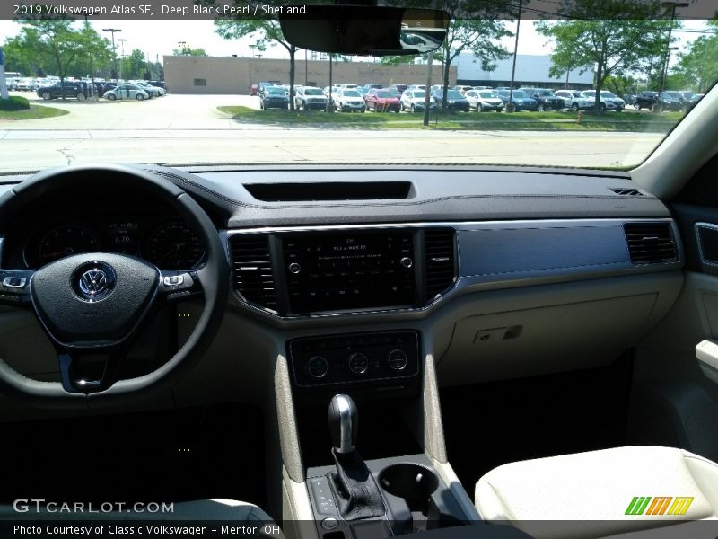 Deep Black Pearl / Shetland 2019 Volkswagen Atlas SE