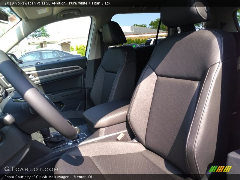 Pure White / Titan Black 2019 Volkswagen Atlas SE 4Motion