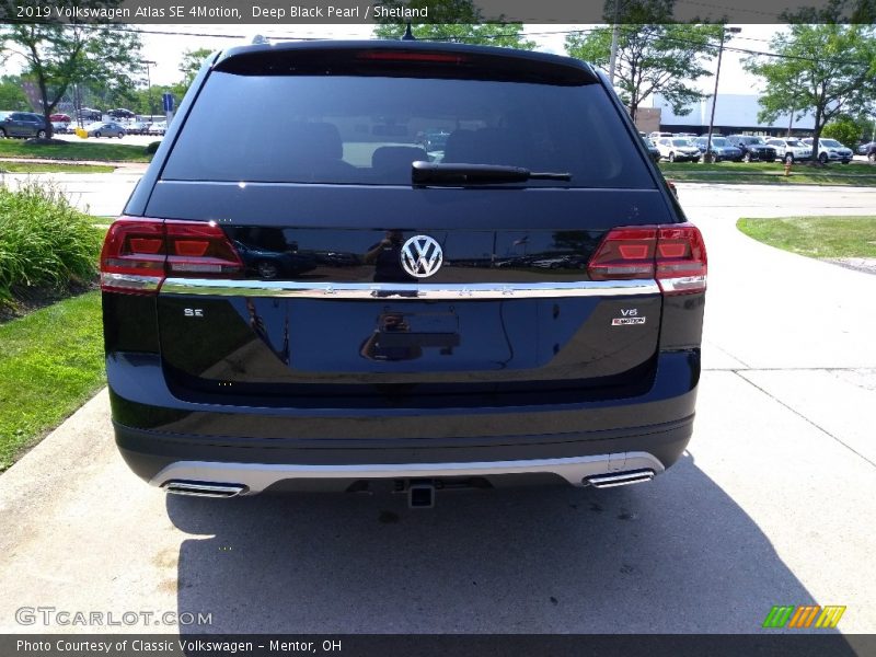 Deep Black Pearl / Shetland 2019 Volkswagen Atlas SE 4Motion