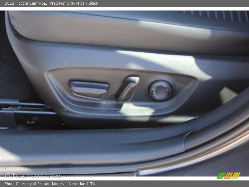 Predawn Gray Mica / Black 2019 Toyota Camry SE