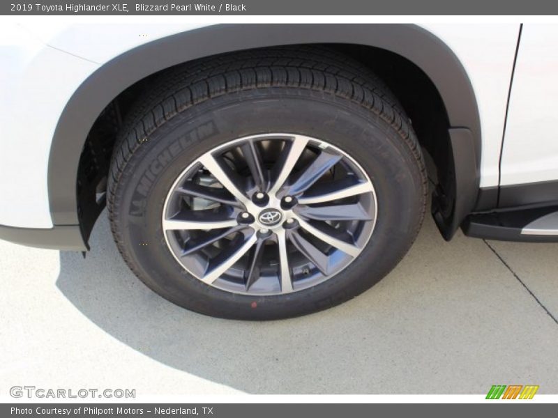 Blizzard Pearl White / Black 2019 Toyota Highlander XLE