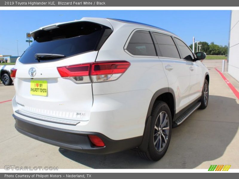 Blizzard Pearl White / Black 2019 Toyota Highlander XLE