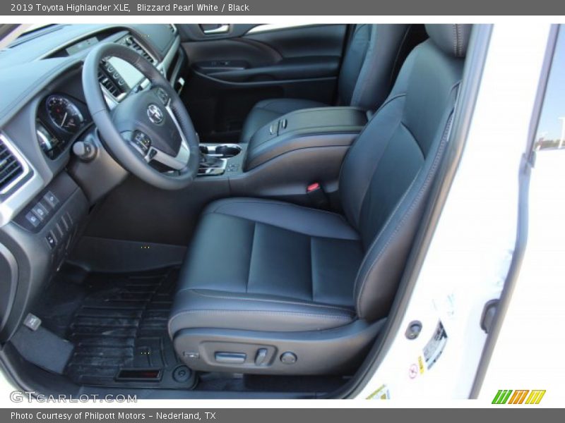 Blizzard Pearl White / Black 2019 Toyota Highlander XLE