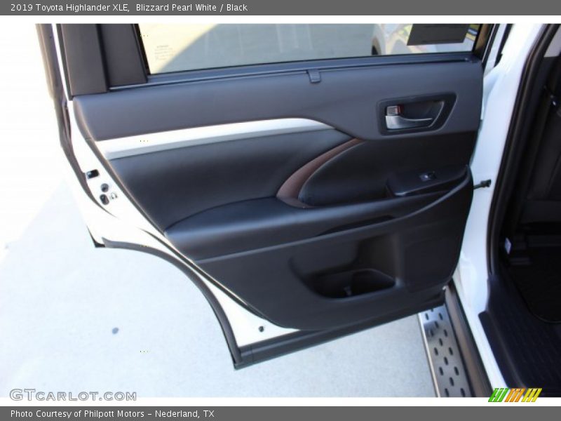 Blizzard Pearl White / Black 2019 Toyota Highlander XLE