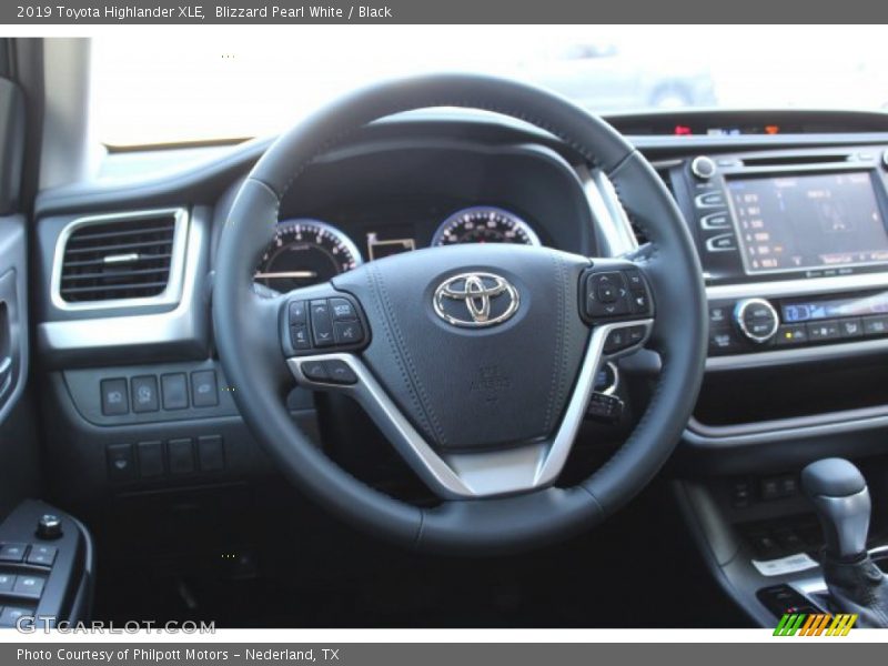 Blizzard Pearl White / Black 2019 Toyota Highlander XLE