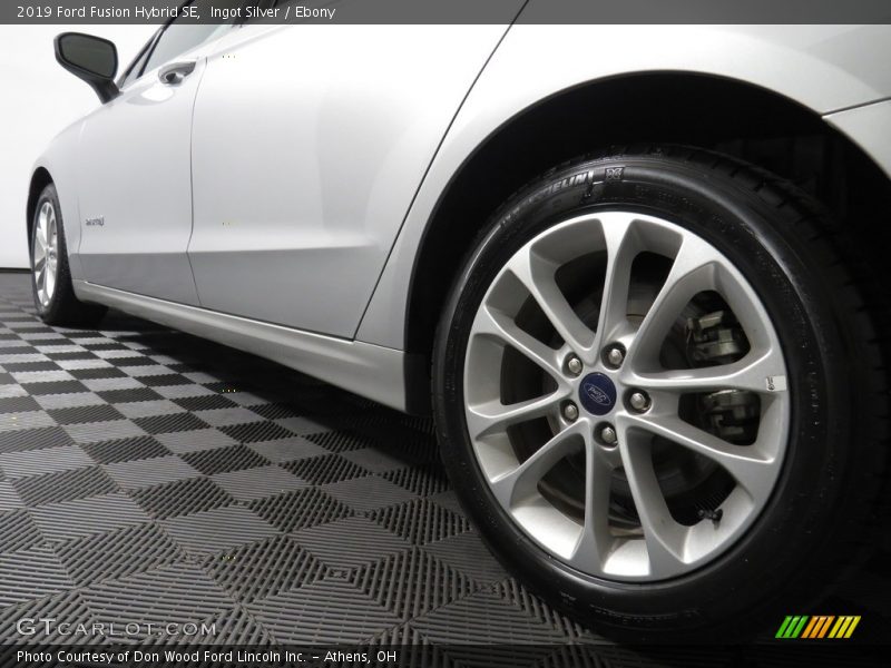Ingot Silver / Ebony 2019 Ford Fusion Hybrid SE