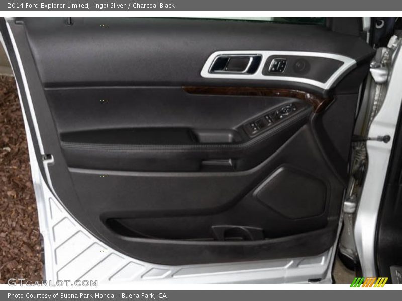 Ingot Silver / Charcoal Black 2014 Ford Explorer Limited