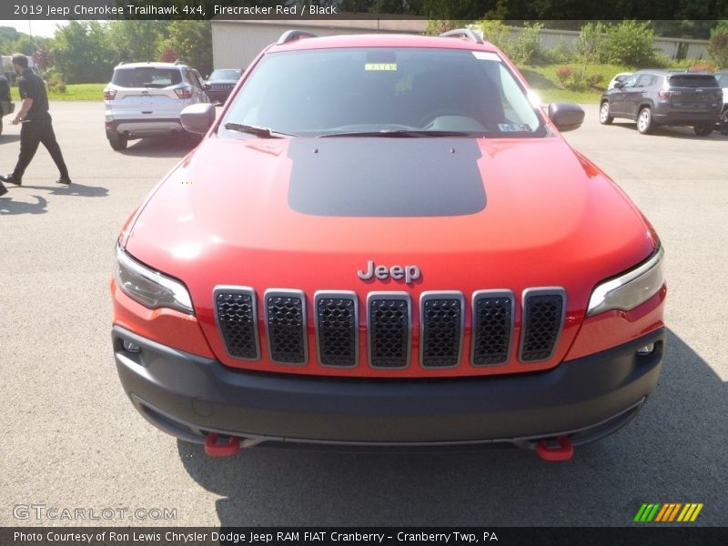 Firecracker Red / Black 2019 Jeep Cherokee Trailhawk 4x4