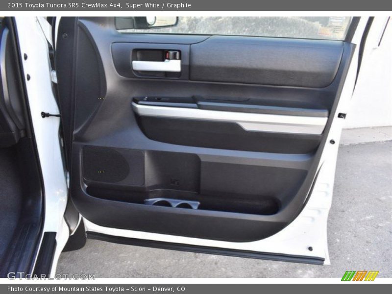 Super White / Graphite 2015 Toyota Tundra SR5 CrewMax 4x4