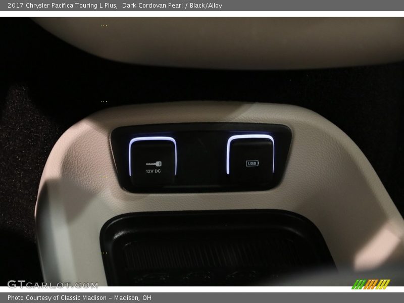 Dark Cordovan Pearl / Black/Alloy 2017 Chrysler Pacifica Touring L Plus