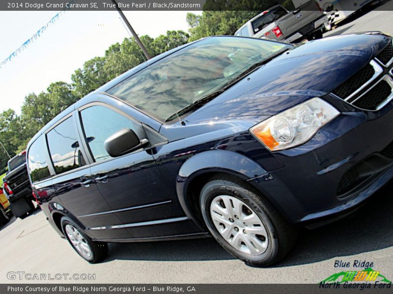 True Blue Pearl / Black/Sandstorm 2014 Dodge Grand Caravan SE