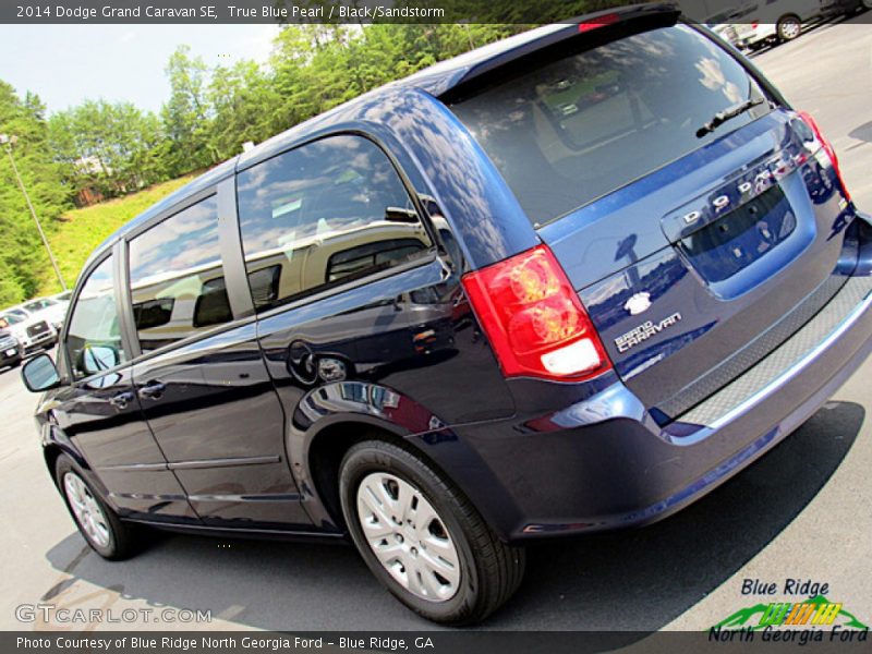 True Blue Pearl / Black/Sandstorm 2014 Dodge Grand Caravan SE