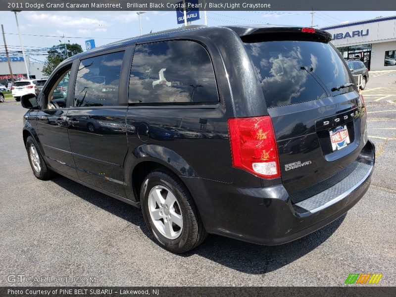 Brilliant Black Crystal Pearl / Black/Light Graystone 2011 Dodge Grand Caravan Mainstreet