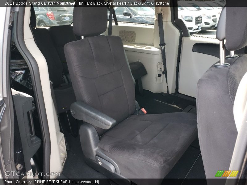 Brilliant Black Crystal Pearl / Black/Light Graystone 2011 Dodge Grand Caravan Mainstreet