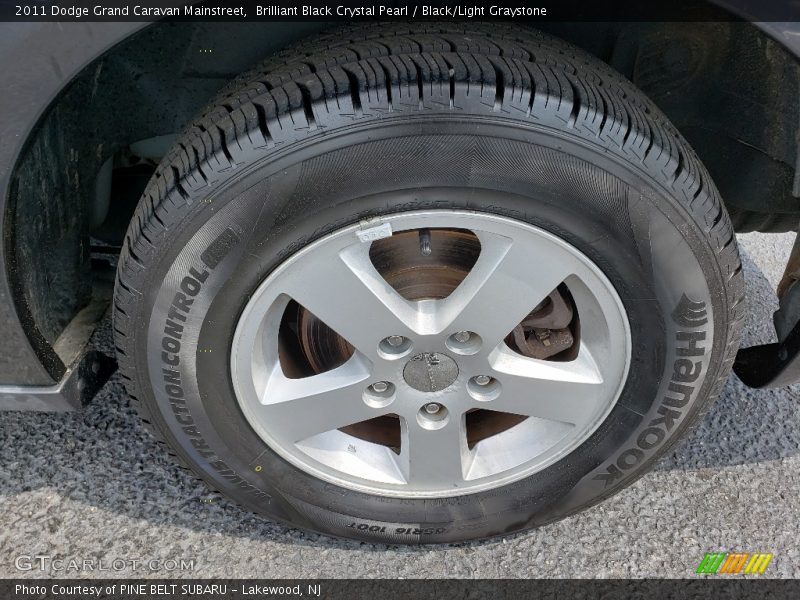 Brilliant Black Crystal Pearl / Black/Light Graystone 2011 Dodge Grand Caravan Mainstreet