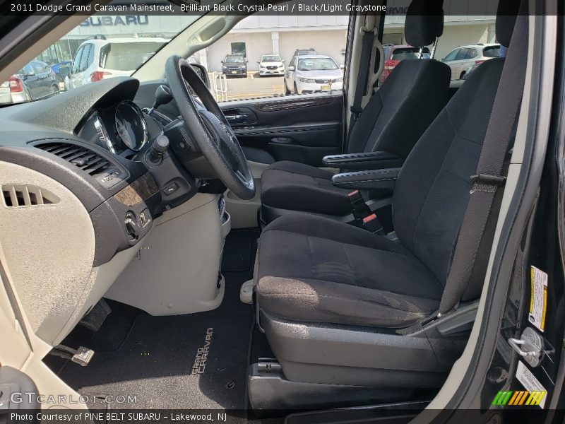 Brilliant Black Crystal Pearl / Black/Light Graystone 2011 Dodge Grand Caravan Mainstreet