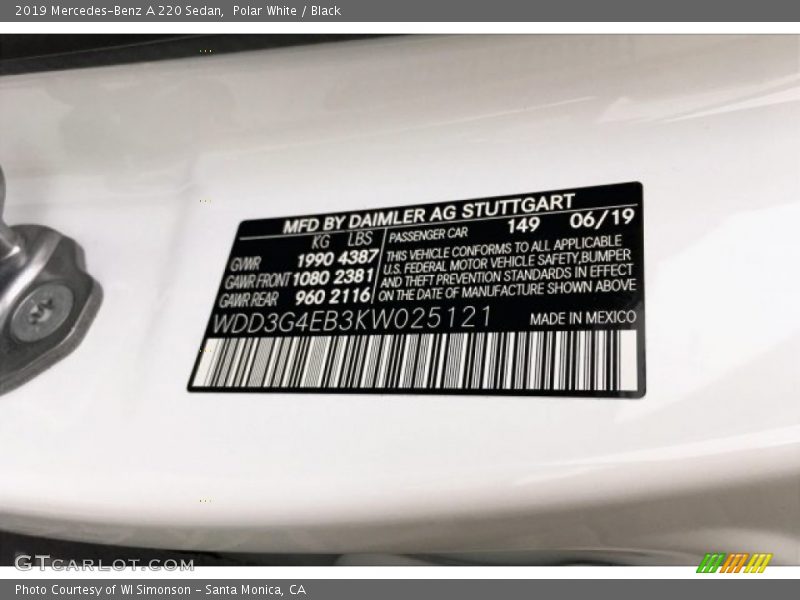 Polar White / Black 2019 Mercedes-Benz A 220 Sedan