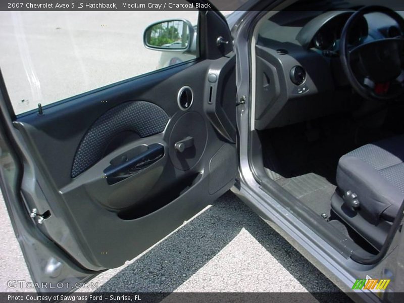 Medium Gray / Charcoal Black 2007 Chevrolet Aveo 5 LS Hatchback