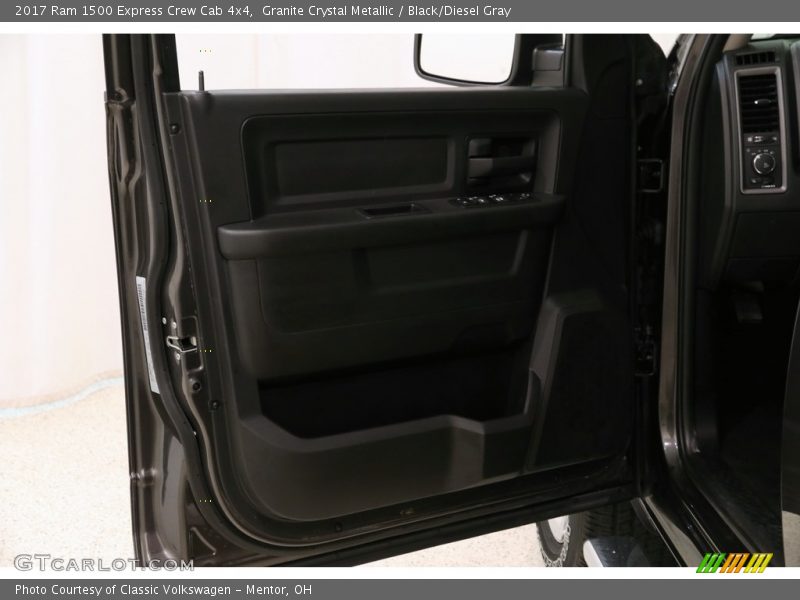Granite Crystal Metallic / Black/Diesel Gray 2017 Ram 1500 Express Crew Cab 4x4