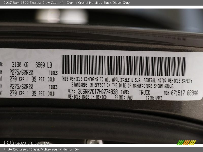 Granite Crystal Metallic / Black/Diesel Gray 2017 Ram 1500 Express Crew Cab 4x4