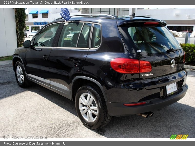 Deep Black Pearl / Beige/Black 2017 Volkswagen Tiguan S