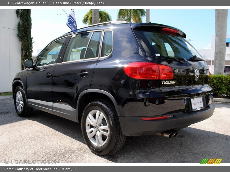 Deep Black Pearl / Beige/Black 2017 Volkswagen Tiguan S
