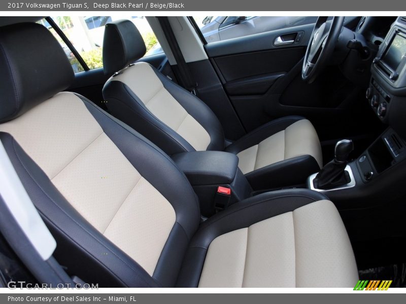 Deep Black Pearl / Beige/Black 2017 Volkswagen Tiguan S