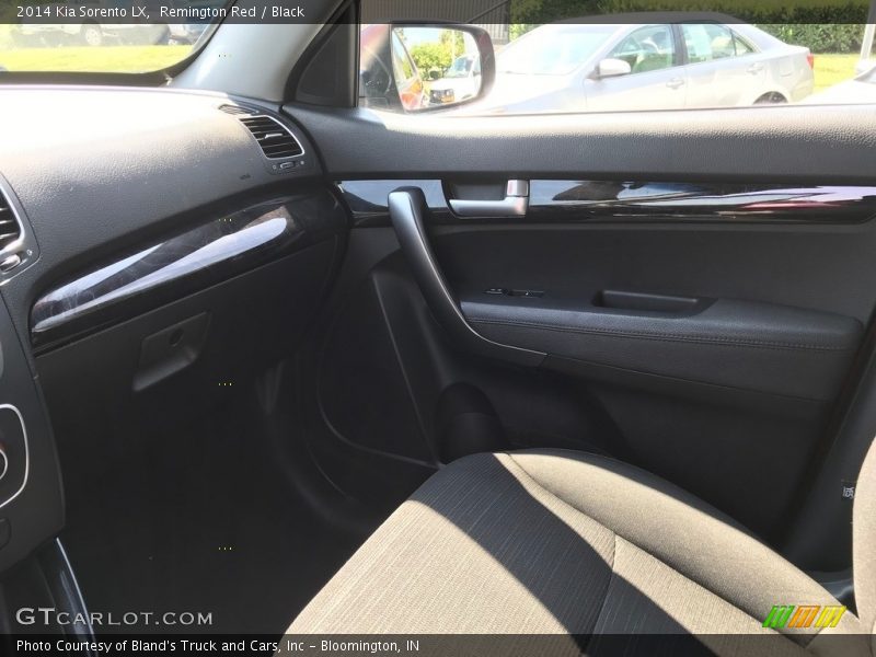 Remington Red / Black 2014 Kia Sorento LX