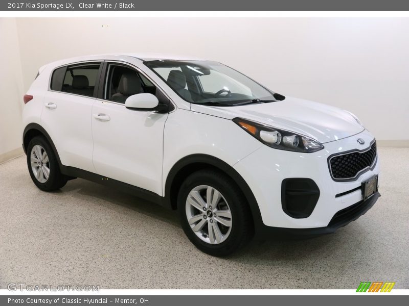 Clear White / Black 2017 Kia Sportage LX