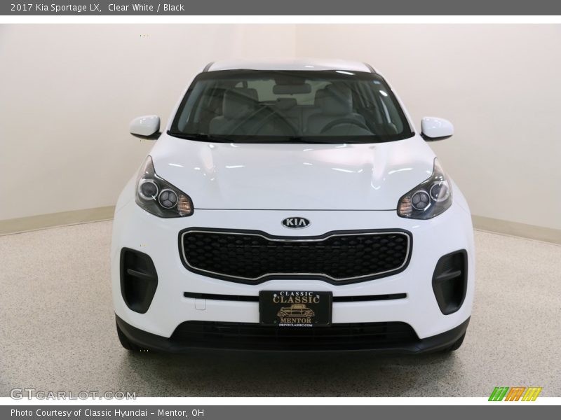 Clear White / Black 2017 Kia Sportage LX