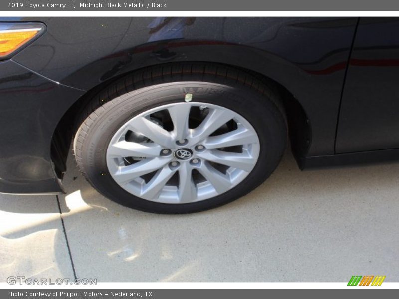 Midnight Black Metallic / Black 2019 Toyota Camry LE