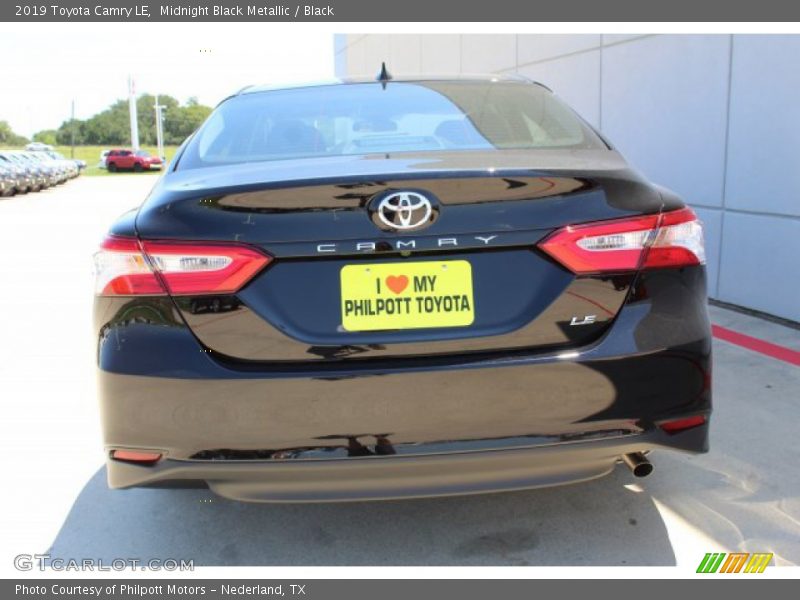 Midnight Black Metallic / Black 2019 Toyota Camry LE