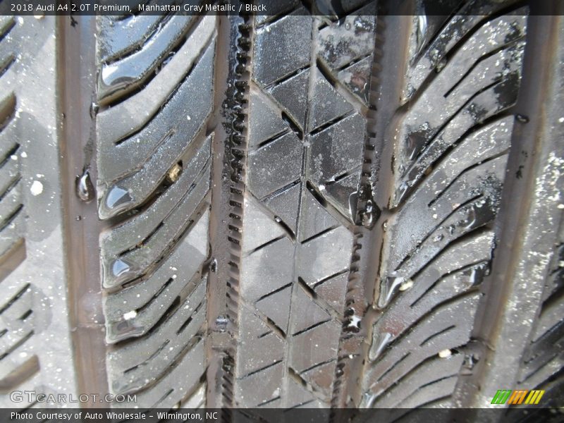 Manhattan Gray Metallic / Black 2018 Audi A4 2.0T Premium
