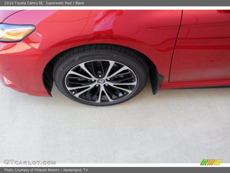 Supersonic Red / Black 2019 Toyota Camry SE